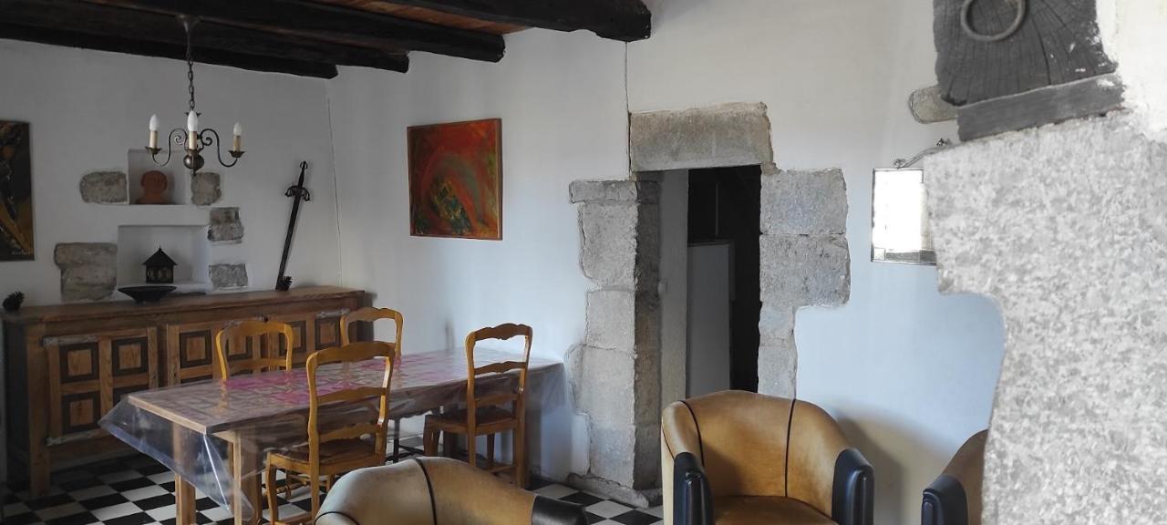 Maison Pierre Et Voute Au Coeur Du Village バラジュック エクステリア 写真